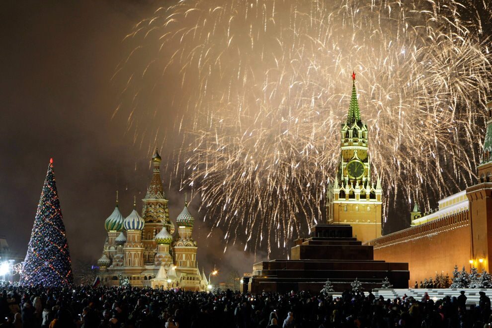 С Новым годом, Россия